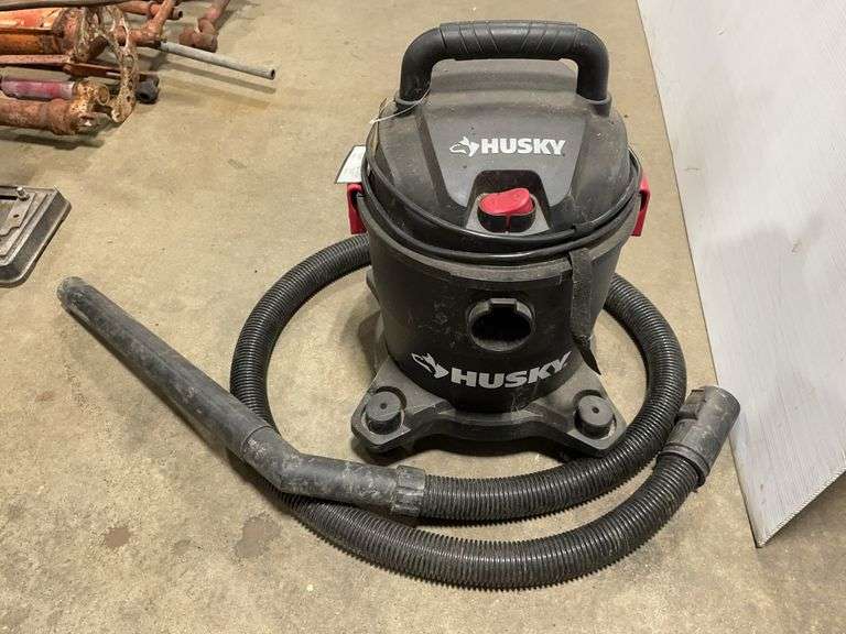 (D) Husky Shop Vac 4 Gal. 3HP