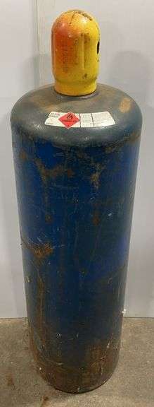 (M) Welding Acetylene Tank 45”