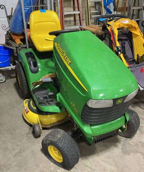 (L) John Deere LT 160 Riding Lawnmower 42”