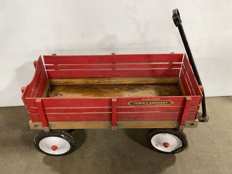 (D) Radio Flyer Town and Country Wagon