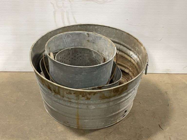(D) Galvanized Buckets/ Tub