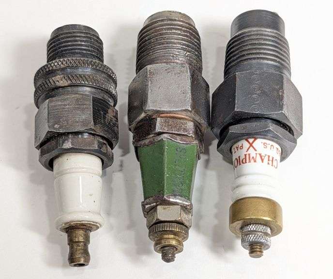 Lot Of Early 1900s Automobile Spark Plugs / Champion / Splitdorf