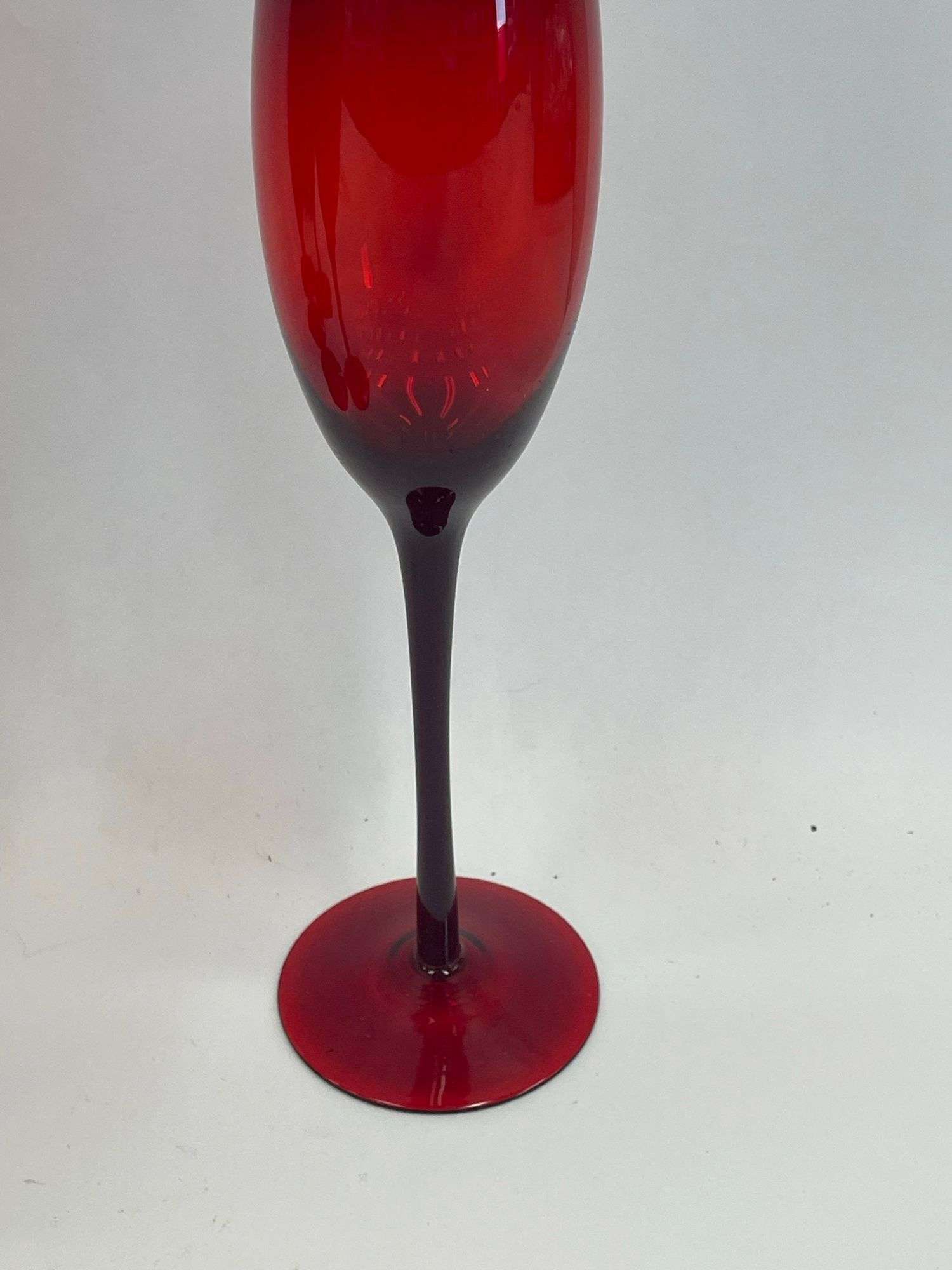 Atlanta Midnight Rouge Fluted Champagne Glasses, Divided Dishes