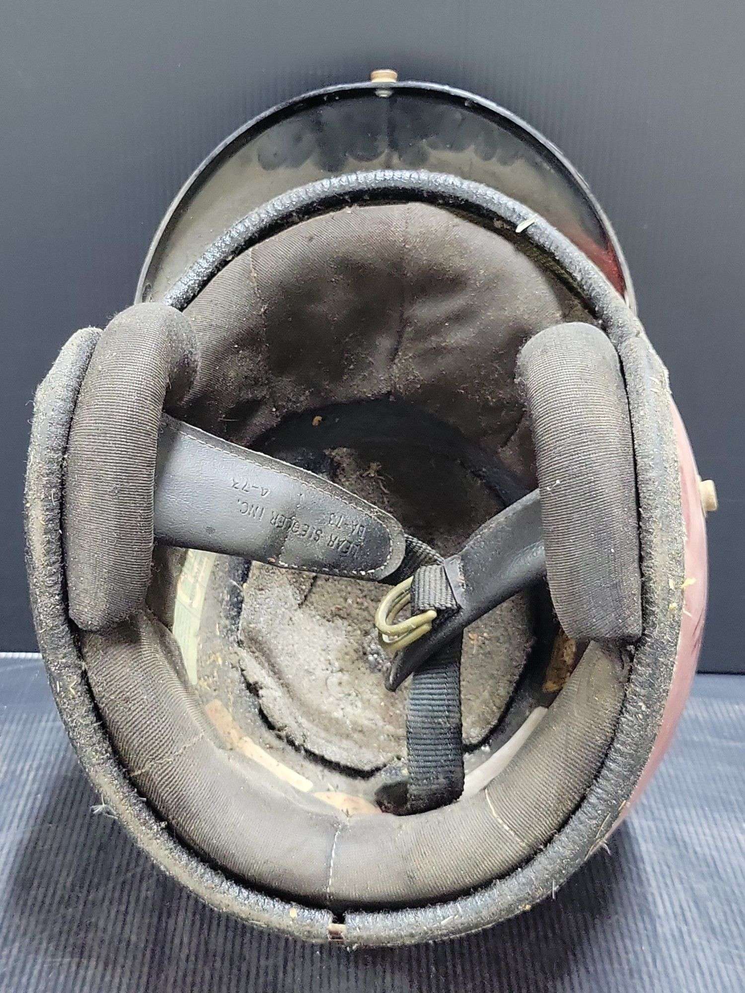 AB) 1970s Lear Siegler Bon Aire Metal Flake Motorcycle Helmet - Kraft Auction Service, LLC AB) 1970s Lear Siegler Bon Aire Metal Flake Motorcycle Helmet - Kraft Auction Service, LLC