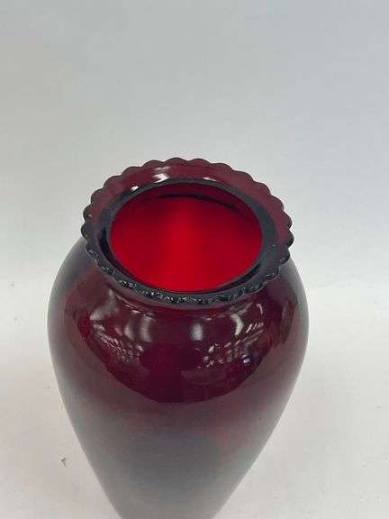 Atlanta Midnight Rouge Fluted Champagne Glasses, Divided Dishes