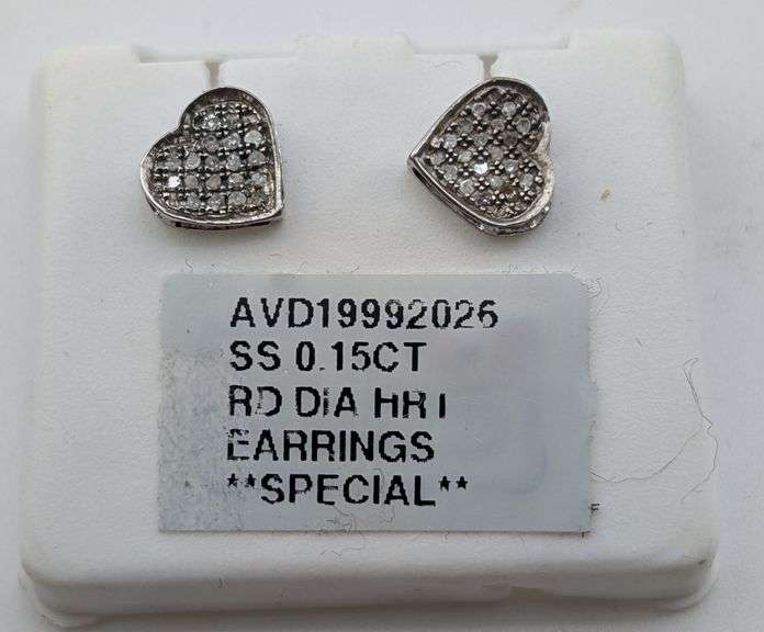 Sterling Silver Pavé 0.15 CTTW Diamond Heart Stud Earrings