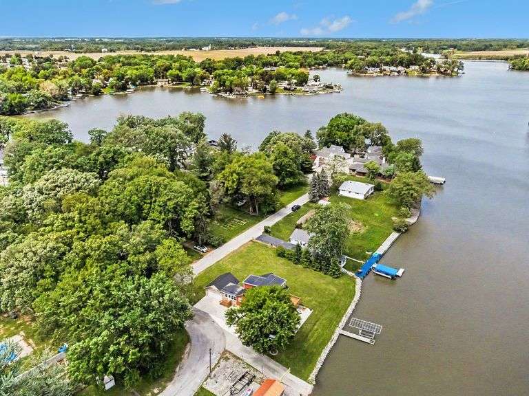 515 W Lakeview Ct Lowell, IN Real Estate