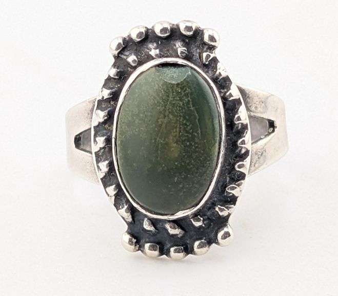 Sterling Silver Oval Green Jade Beaded Border Southwestern Solitaire Ring