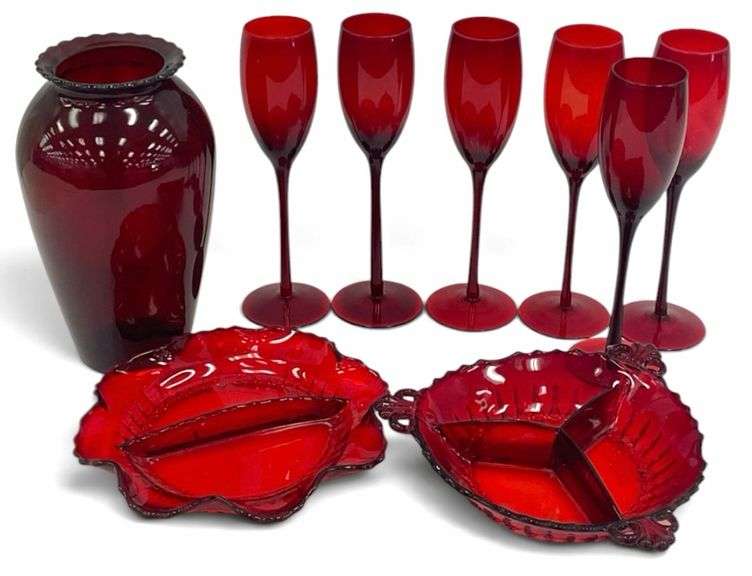 Atlanta Midnight Rouge Fluted Champagne Glasses, Divided Dishes