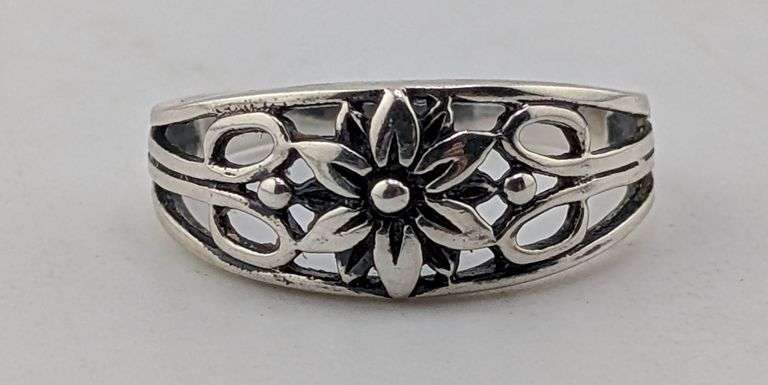 Sterling Silver Openwork Flower Filigree Scrollwork Band Ring