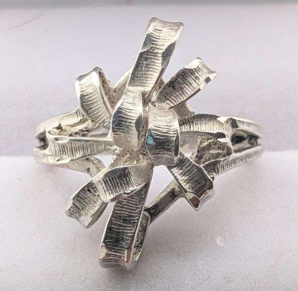 Vintage Sterling Silver Abstract Brutalist Ribbon Bow Ring