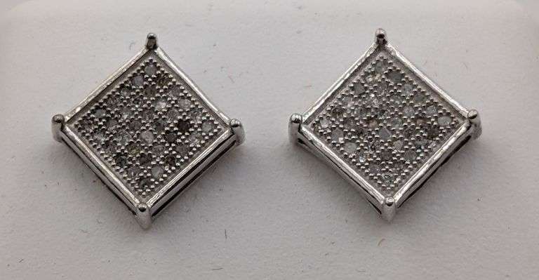 Sterling 0.25 CTTW Square Pavé Diamond Stud Earrings