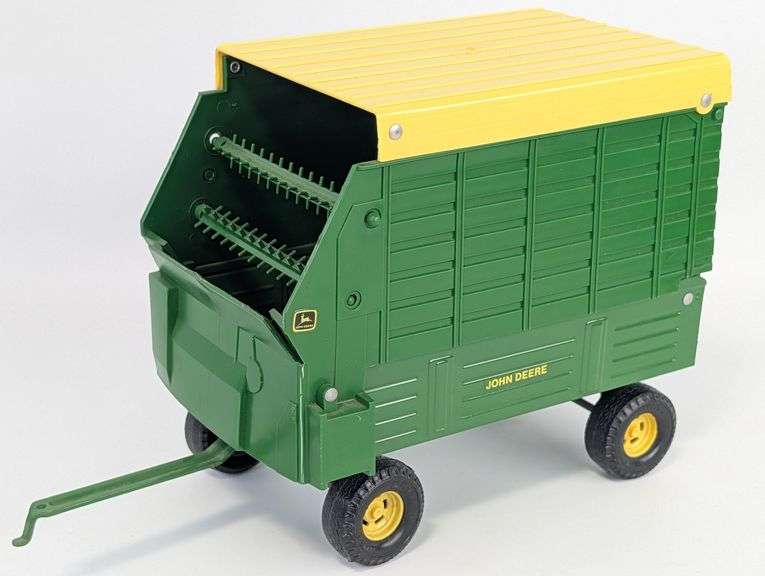 1/16 Ertl John Deere Forage Harvest Silage Wagon