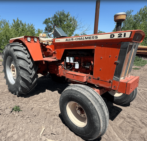 Live Virtual Slaubaugh Tractor Collection - Hays, KS