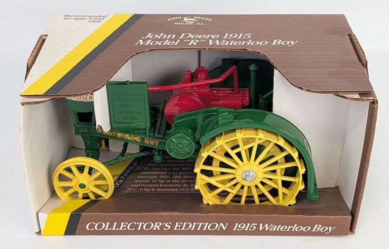 1/16 Ertl 1915 John Deere Model "R" Waterloo Boy Tractor