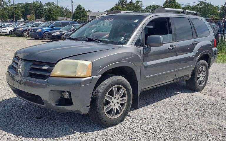 2004 Mitsubishi Endeaver SUV
