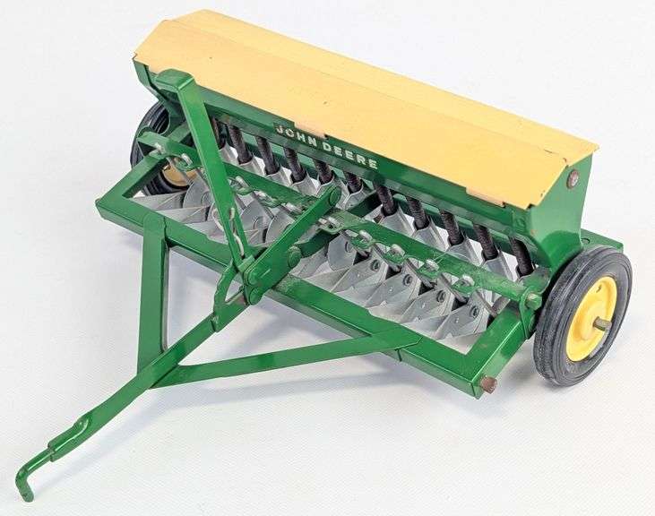 Vintage 1/16 Eska / Ertl John Deere Grain Drill