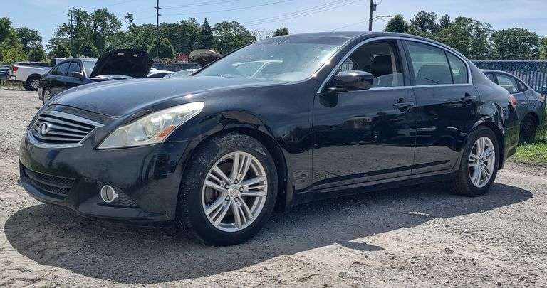 2013 Infiniti G37 4-Door Sedan