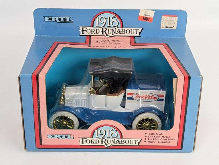 1/25 Scale Ertl 1918 Ford Runabout True Value Delivery Truck