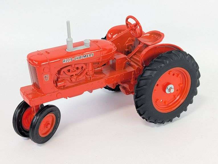 1/16 Ertl Allis-Chalmers WD-45 Narrow Front Tractor