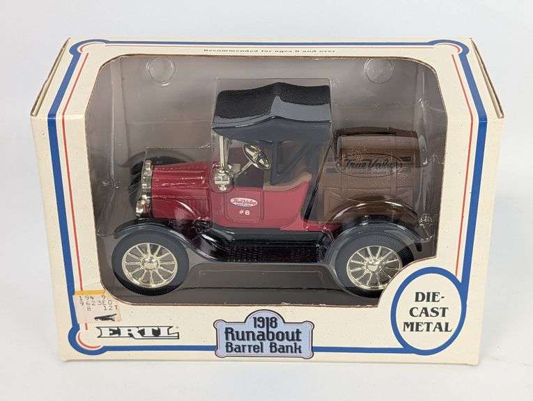 1/25 Ertl 1918 Runabout Barrel Delivery Truck True Value Stores