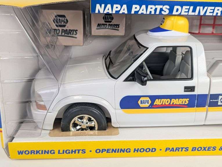 NAPA Auto Parts Delivery Pickup Truck