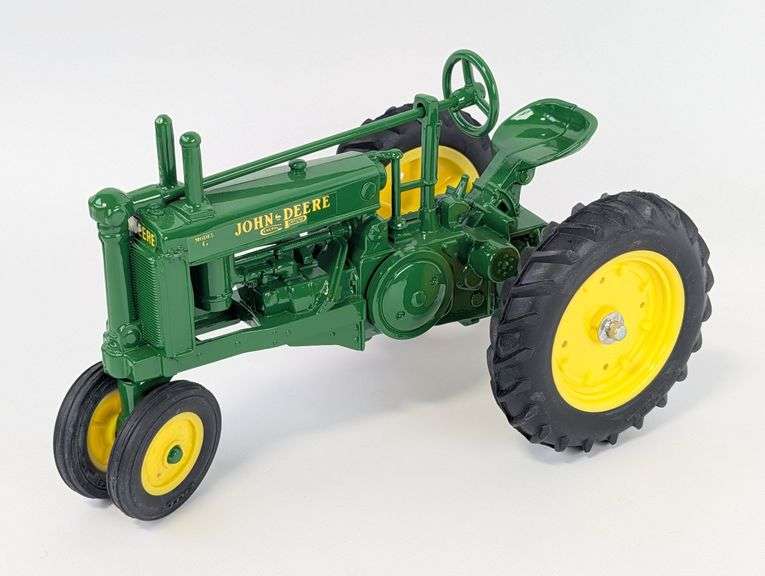 1/16 Ertl John Deere Model G Tractor