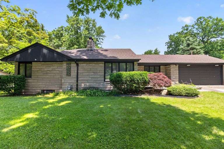 120 E Oak Hill Road Chesterton, IN Real Estate