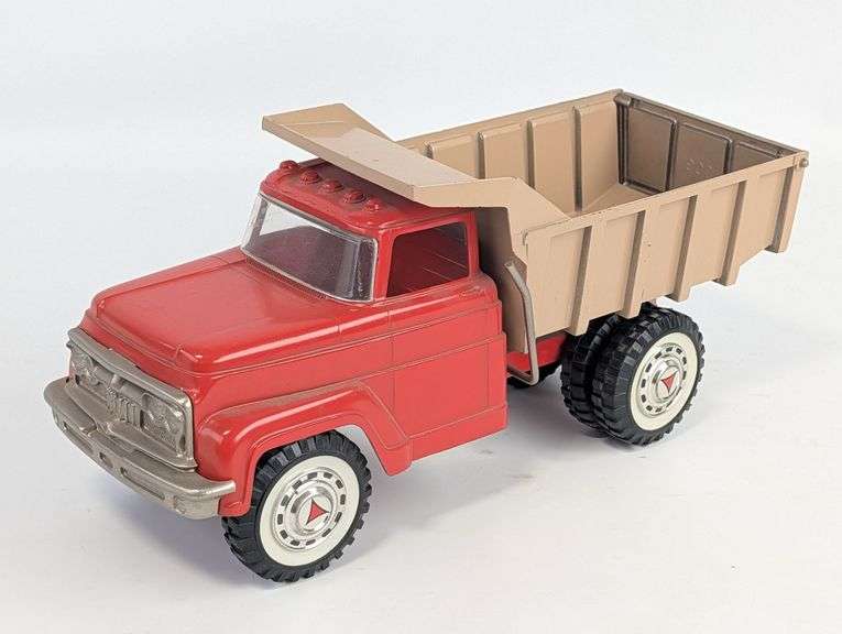 Hubley 902 Dump Truck