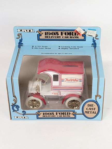 1/25 Ertl 1905 Ford Delivery Car Truck