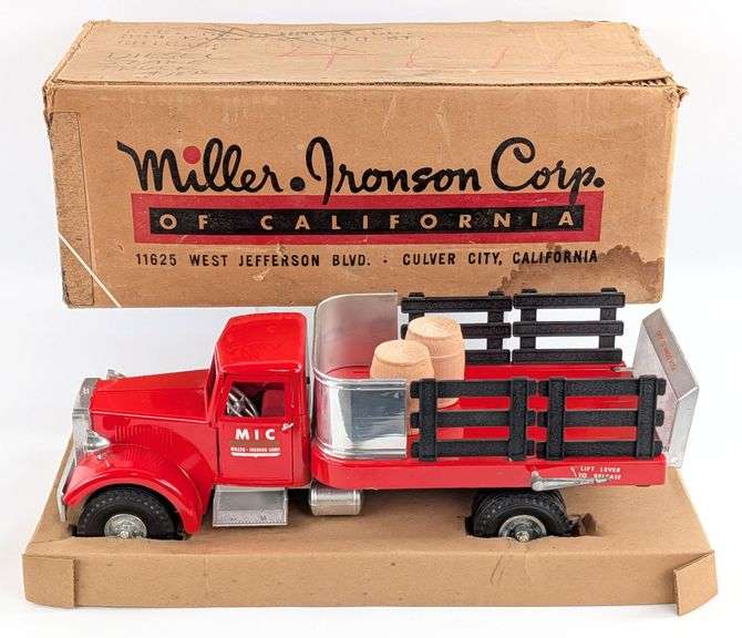 Live Annual Fall Antique & Vintage Toy Auction