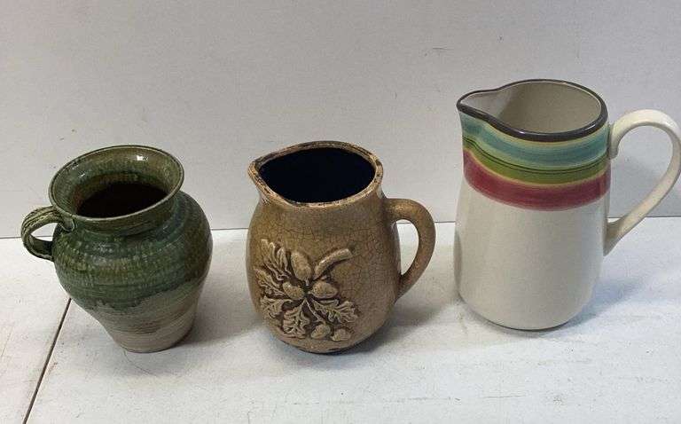 (3) pitchers/jugs