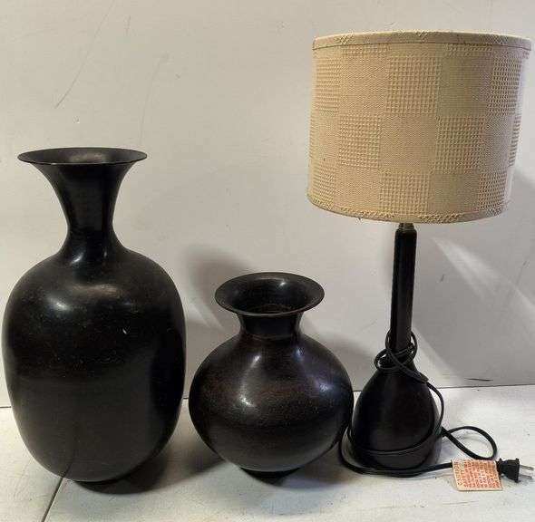 Lamp & 2 metal vases