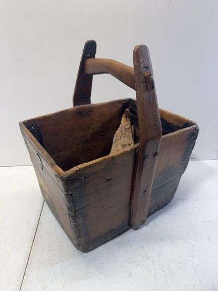 October's Fall Consignment Sale: Diecast Toys, Tools, Packers Football, Hunting, Halloween,