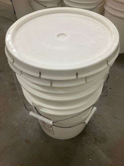 (Qty 2) 5 gallon clean pickle buckets with lids