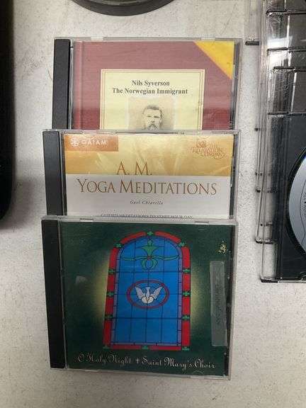 CD case CD/RW discs with (3) CD’s