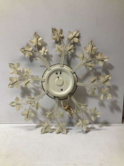 Dubuque History/Memorabilia - Sessions United wall clock formerly hung in The Sportsman’s Lodge