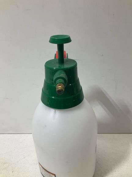 Multipurpose sprayer 0.5 gallon
