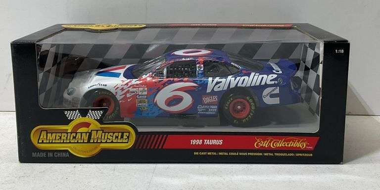 Ertl Collectibles American Muscle 1998 Taurus stock car, die cast metal, fully assembled