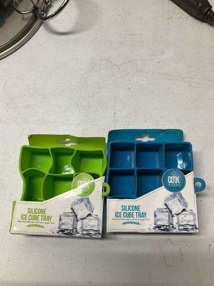 Stainless steel bowl set Vollrath Sheboygan, WI (qty 3) with silicone ice cube trays