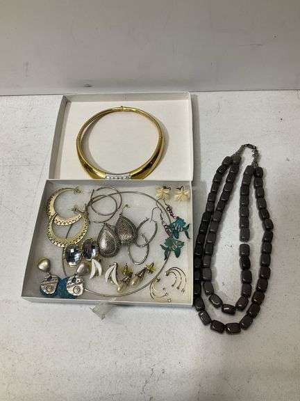 Assorted jewelry: earring, clip on earrings, necklaces