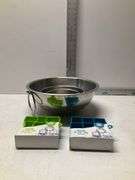Stainless steel bowl set Vollrath Sheboygan, WI (qty 3) with silicone ice cube trays