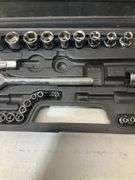 Socket wrench, sockets and case