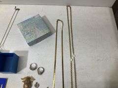 Miscellaneous earrings, necklaces, costume rings