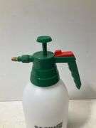 Multipurpose sprayer 0.5 gallon