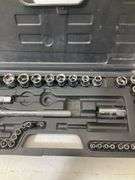 Socket wrench, sockets and case