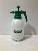 Multipurpose sprayer 0.5 gallon