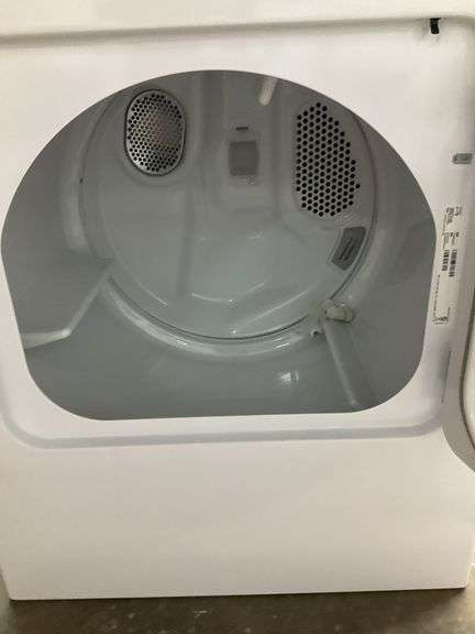 NEW Kenmore auto moisture sensing series 300 dryer gas and electric (dent lower rear right corner, s