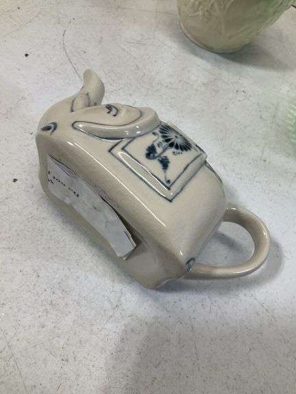 (4) pitchers and teapots