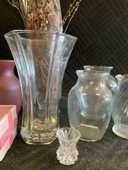 Tote of flower vases